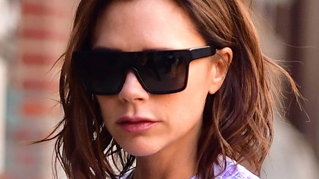 victoria beckham wearing sunglasses