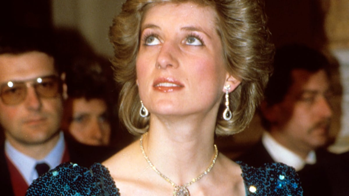 Princess Diana's form-fitting 'mermaid' dress excites fans 37 years on ...