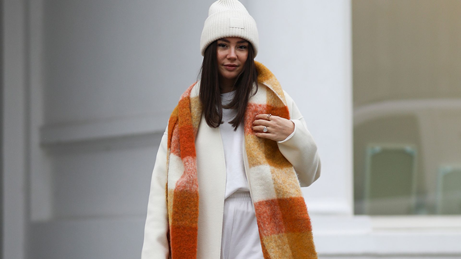 14 Ways to Wear A Scarf for Fall and Winter