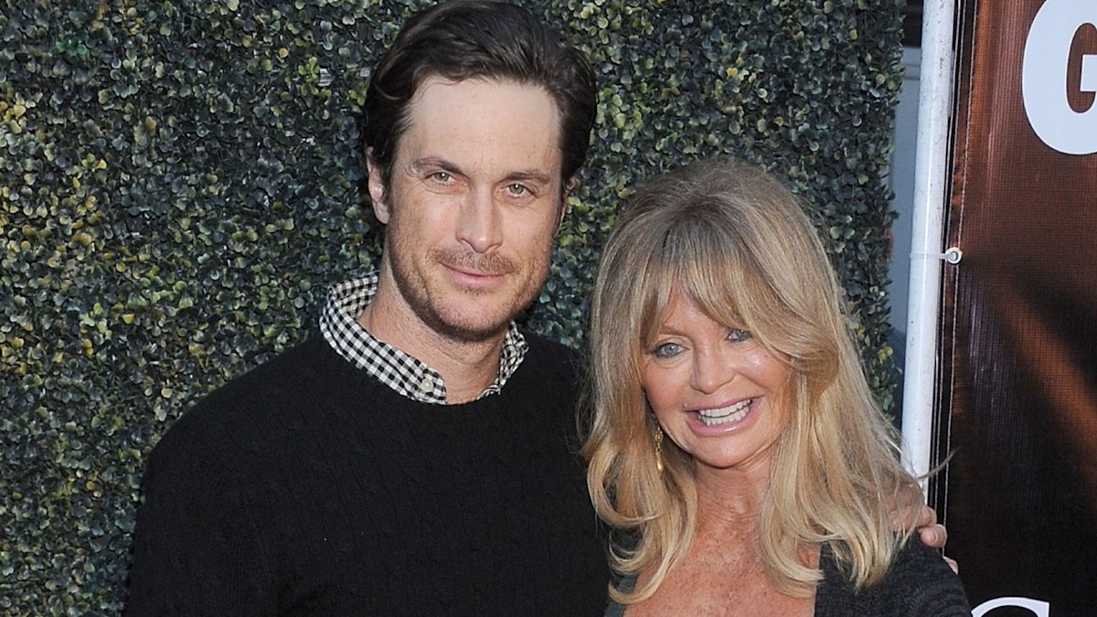 Goldie Hawn's son Oliver Hudson opens up about strained relationship with  biological father Bill Hudson as he praises mom and Kurt Russell