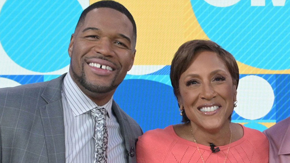 Gmas Robin Roberts Shares Candid Behind The Scenes Video Of Michael Strahan We Werent 