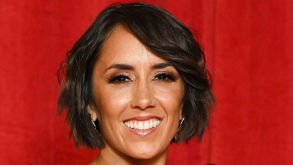 Strictly's Manrara turns up the heat in bikini