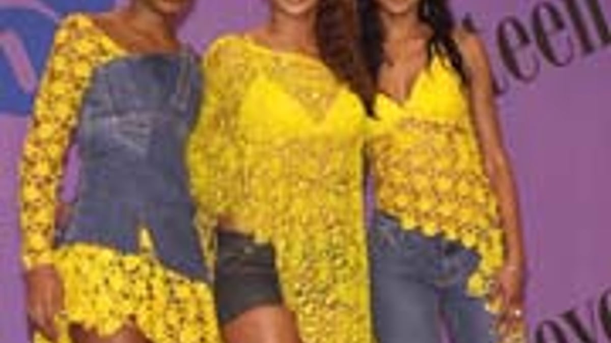 GLADYS KNIGHT MOURNS HER NIECE AALIYAH AS AN INVESTIGATION INTO THE