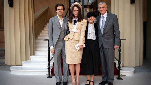  Keira Knightley with her husband, James Righton (L), and her parents, Sharman Knightley and Kevin William Knightley