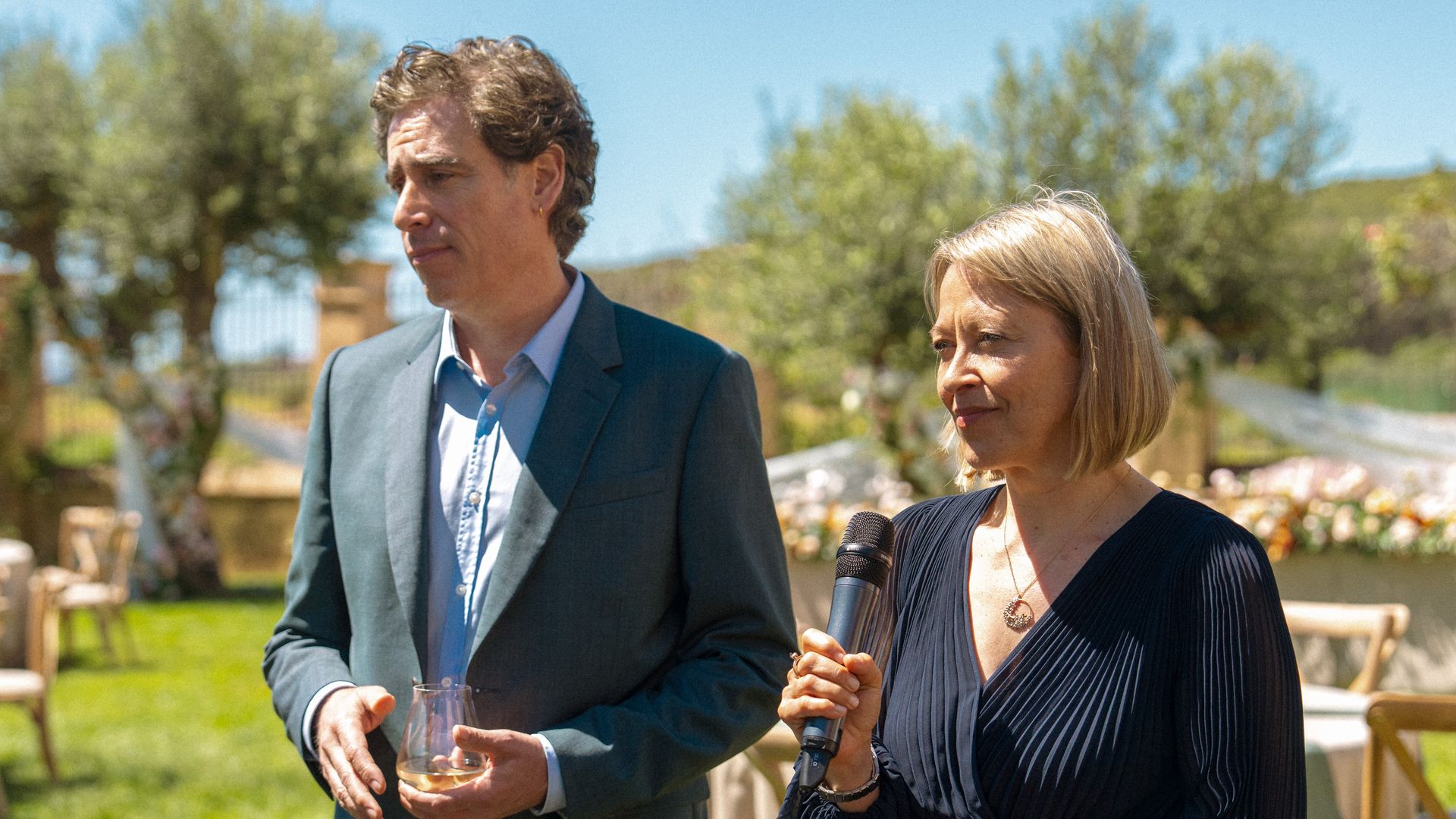 Nathan (STEPHEN MANGAN), Hannah (NICOLA WALKER) in The Split Barcelona