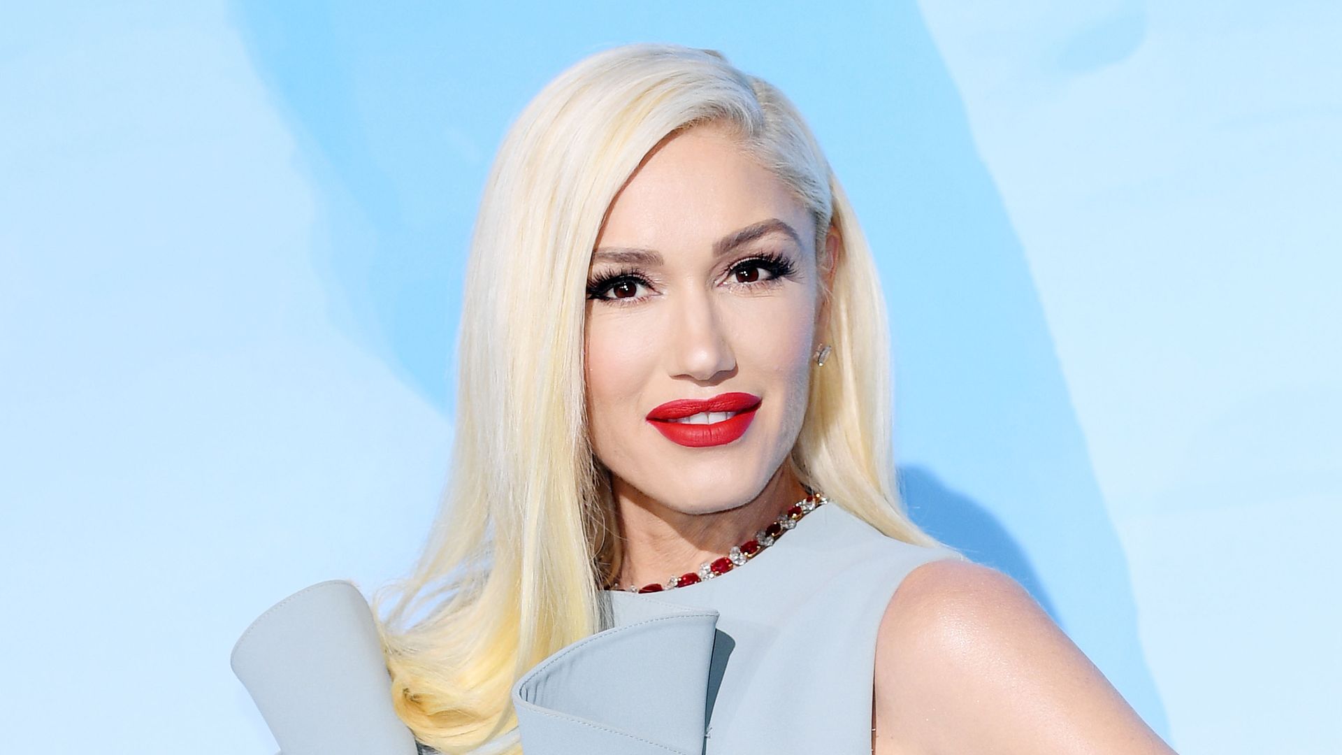 Gwen Stefani wows in thigh-high boots and must-see mini dress | HELLO!