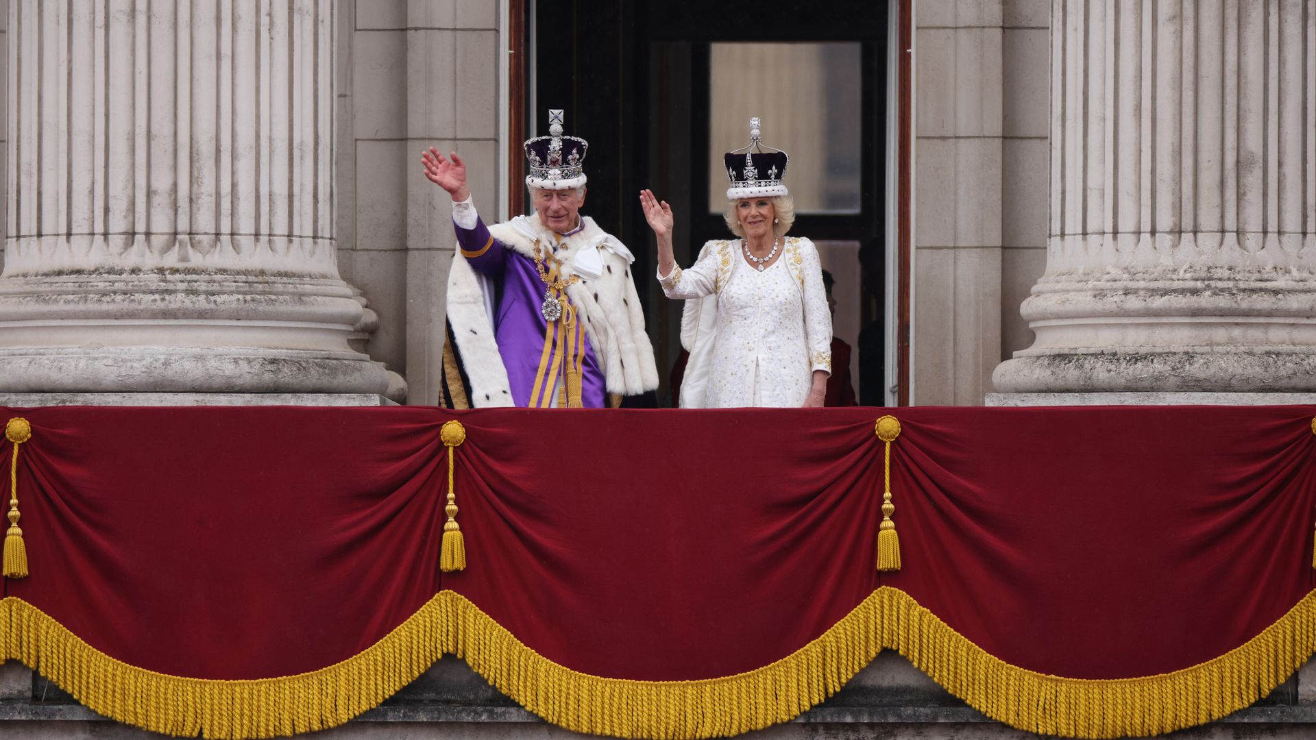 King Charles coronation regalia: What are the robes, Supertunica, sword belt  and gauntlet?