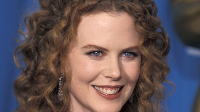 Photo of Nicole Kidman in black dress in '90s