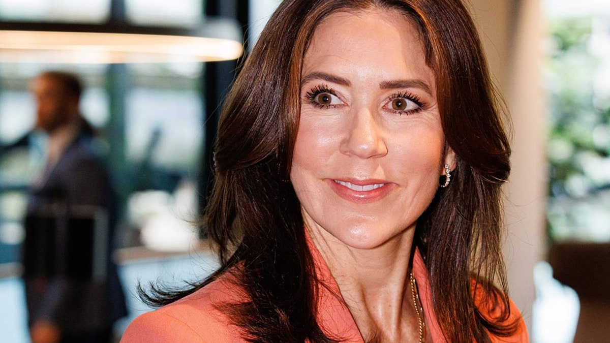 Crown Princess Mary just wore one of Kate Middleton's least favourite ...
