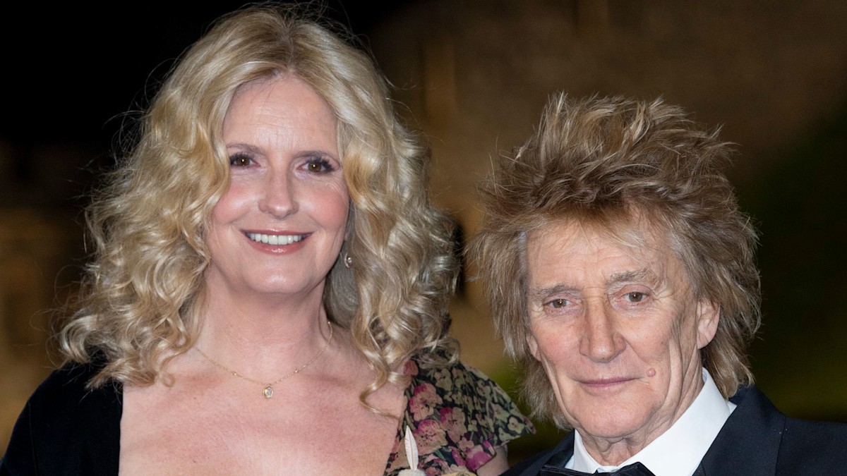 Rod Stewart is smitten with Penny Lancaster amid star-studded date night