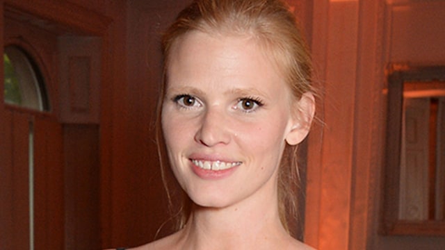 lara stone 