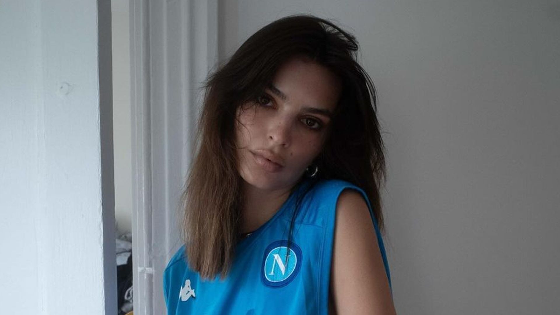 Emily Ratajkowski embraces her inner WAG while rocking the ‘no trousers’ trend