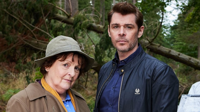 Brenda Blethyn as Vera Stanhope, Kenny Doughty as DS Aiden Healy in Vera