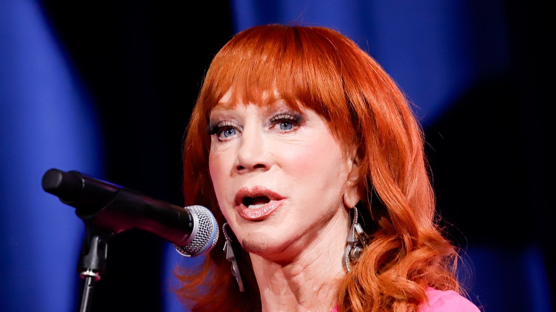 kathy griffin pink shirt microphone awards