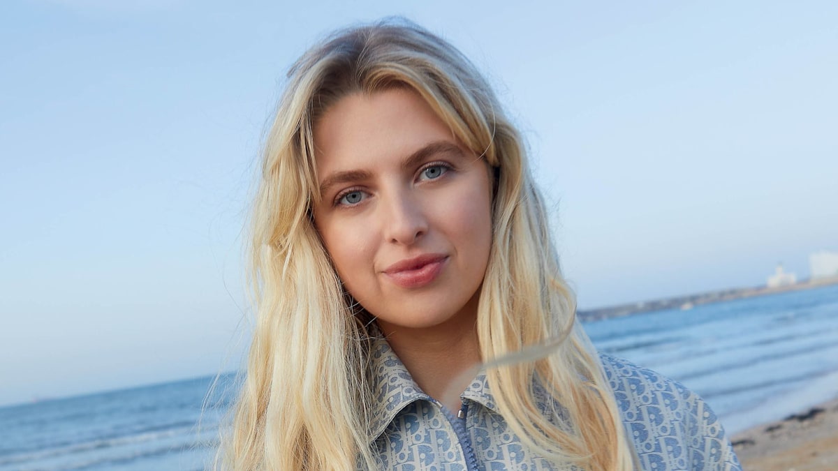 Exclusive: Anaïs Gallagher is stepping into her own Britpop summer "I’ve grown up with a dad that I see one way but everyone else sees another way"
