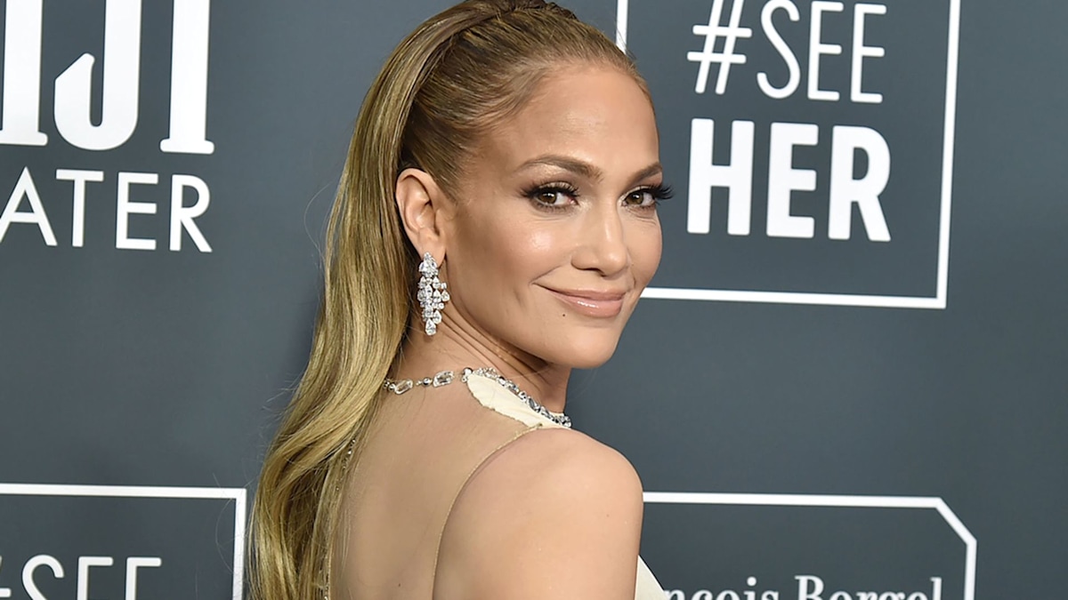 Jennifer Lopez Poses In White Thong As She Showcases Bronzed Figure Hello 