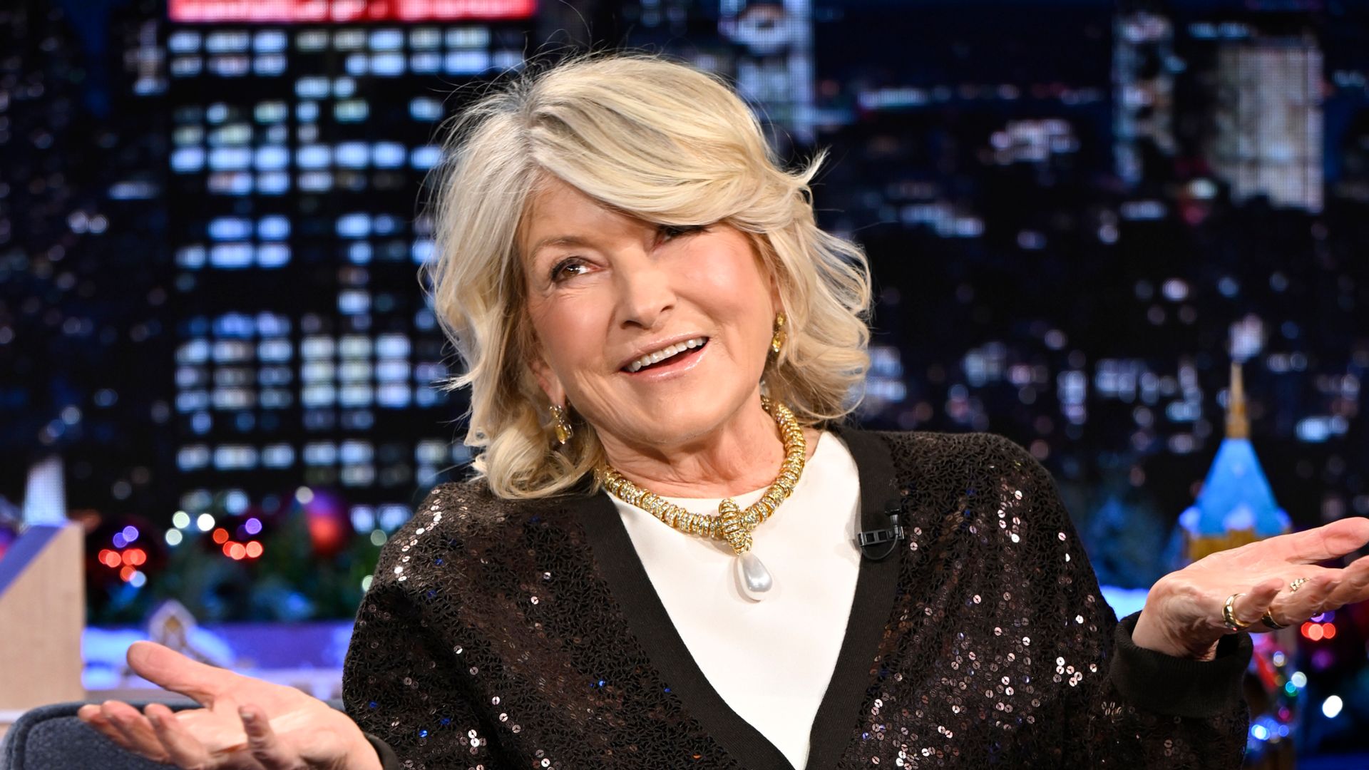 Martha Stewart reveals which Knicks players broke her toe, and how she retaliated