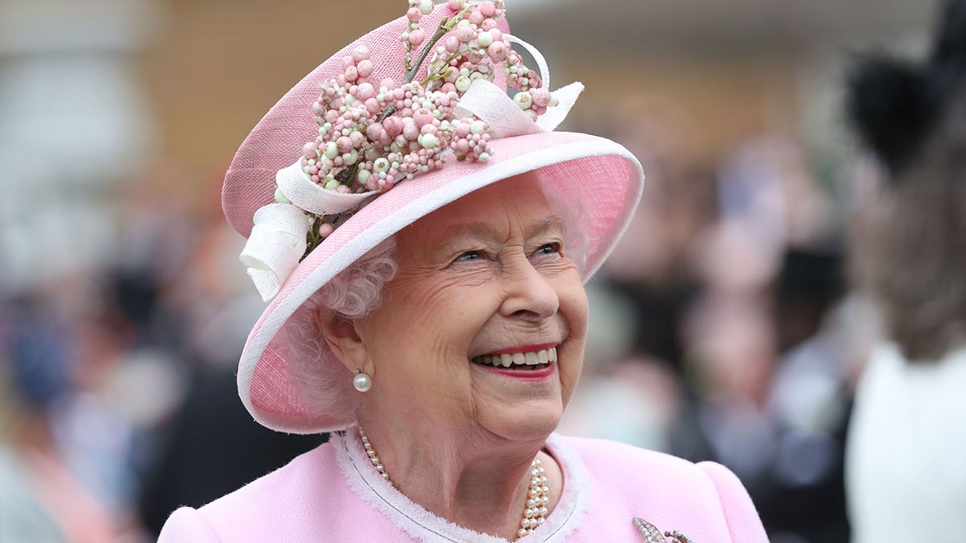 the queen handbag missing greatgranchildren picture