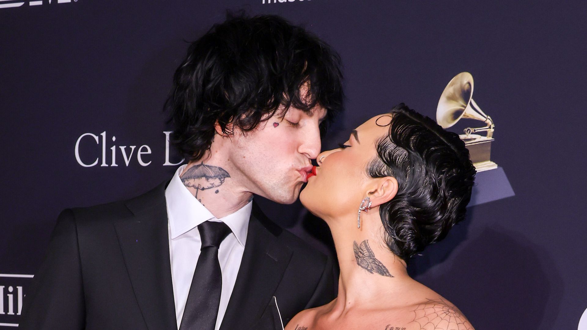 Demi Lovato and Jordan Lutes kiss