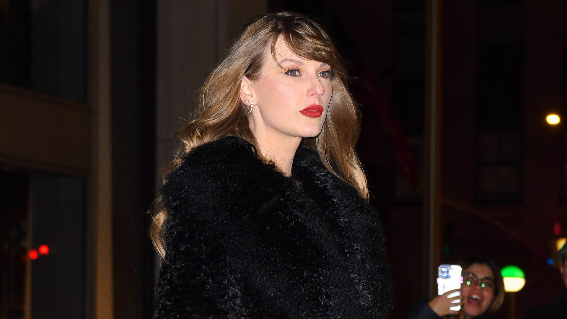 NEW YORK, NEW YORK - DECEMBER 06: Taylor Swift leaves the "Poor Things" premiere after party at Avra Rockefeller Center on December 06, 2023 in New York City. (Photo by James Devaney/GC Images)