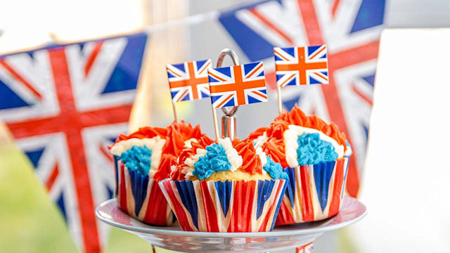 best jubilee cake decorations