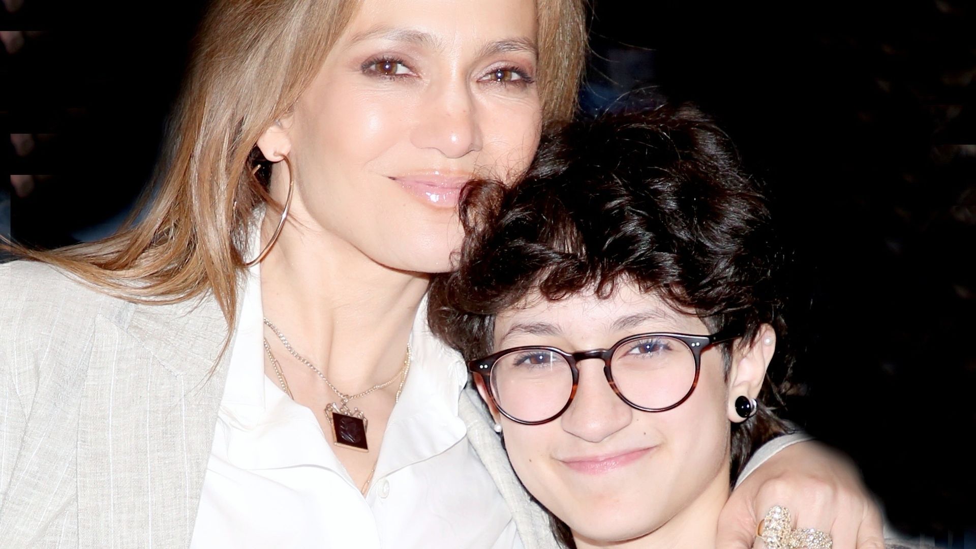 Jennifer held Emme tight in sweet photo