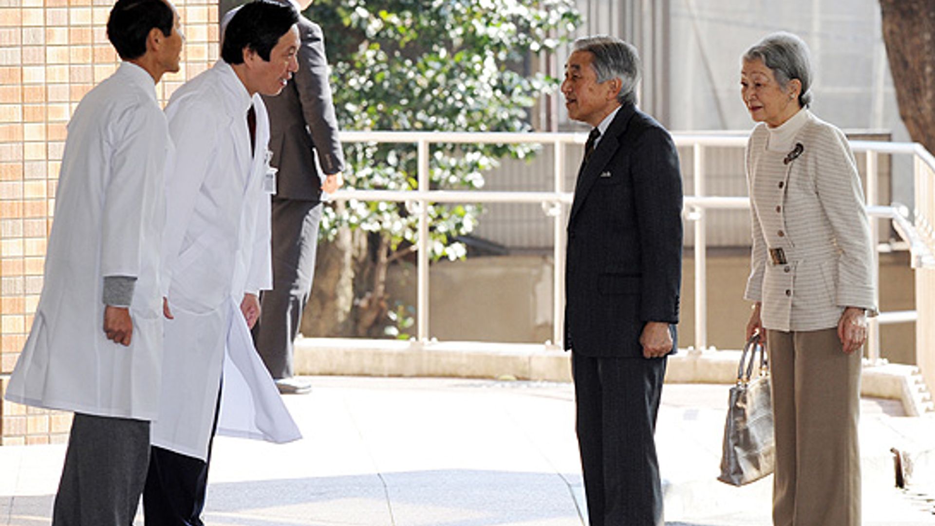 Japan's Emperor Akihito enters hospital ahead of heart surgery