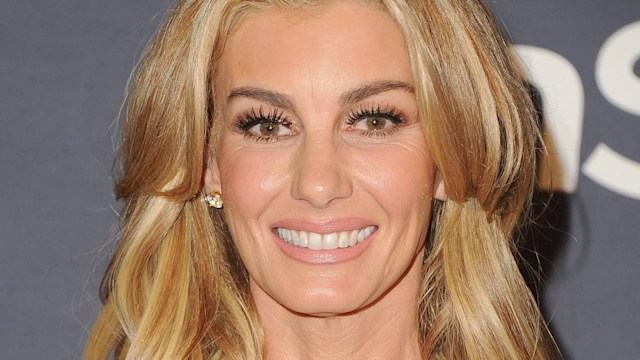 faith hill wows endless legs new video