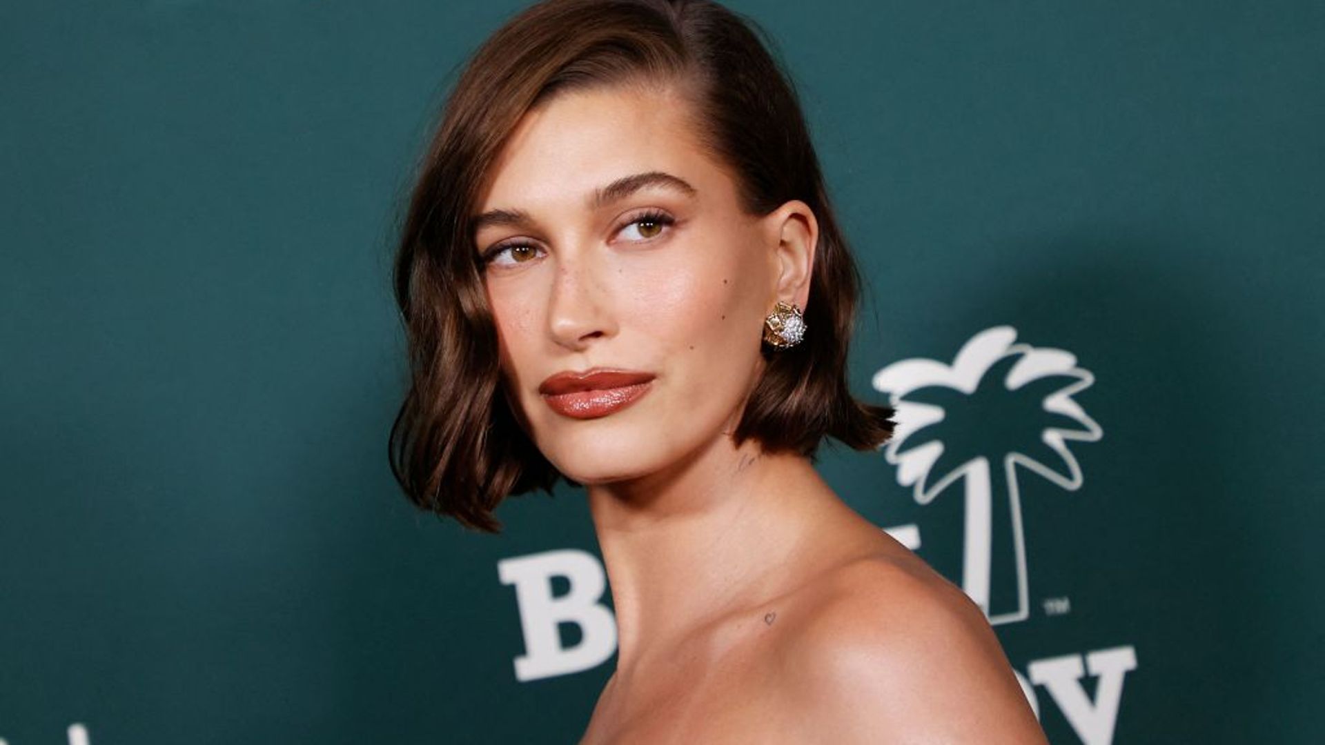 Hailey Bieber’s ‘Dirty Martini’ birthday nails are so on-trend