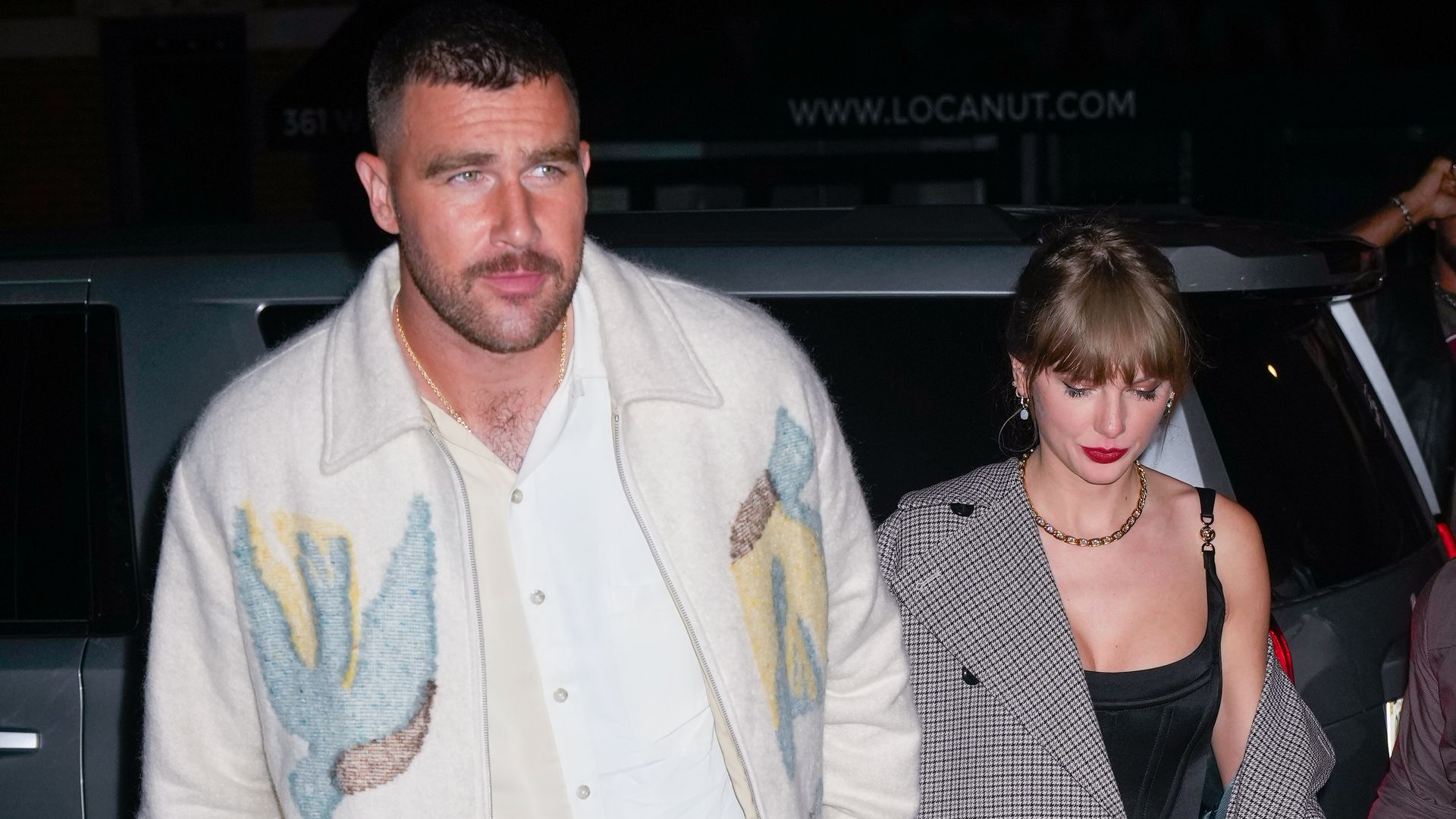 Travis Kelce offers rare update on relationship with Taylor Swift after