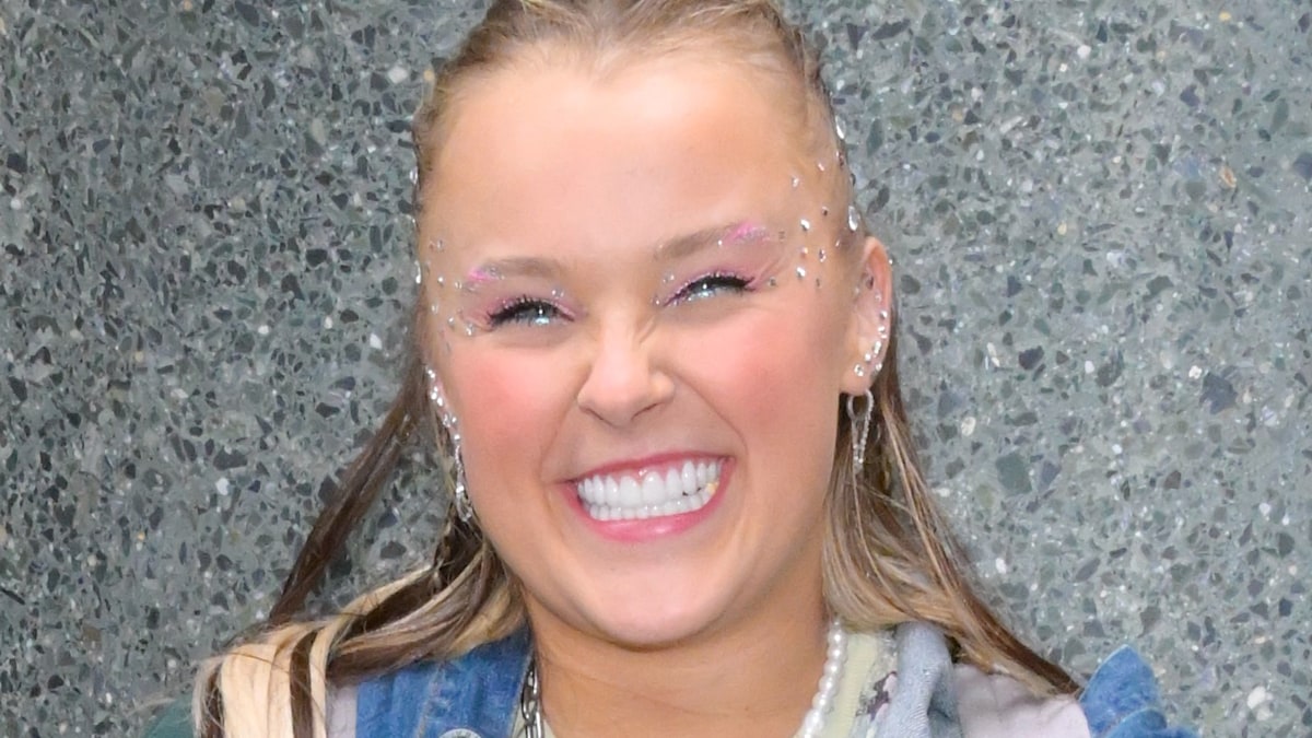 JoJo Siwa shocks fans with dramatic transformation