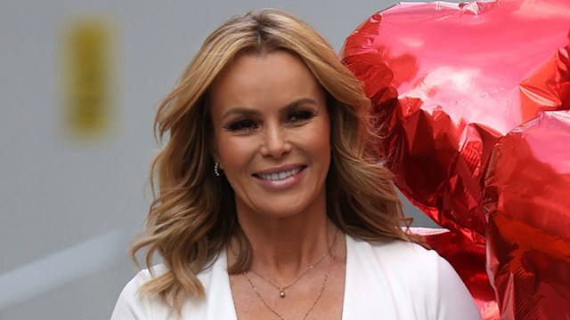 amanda holden walking balloons