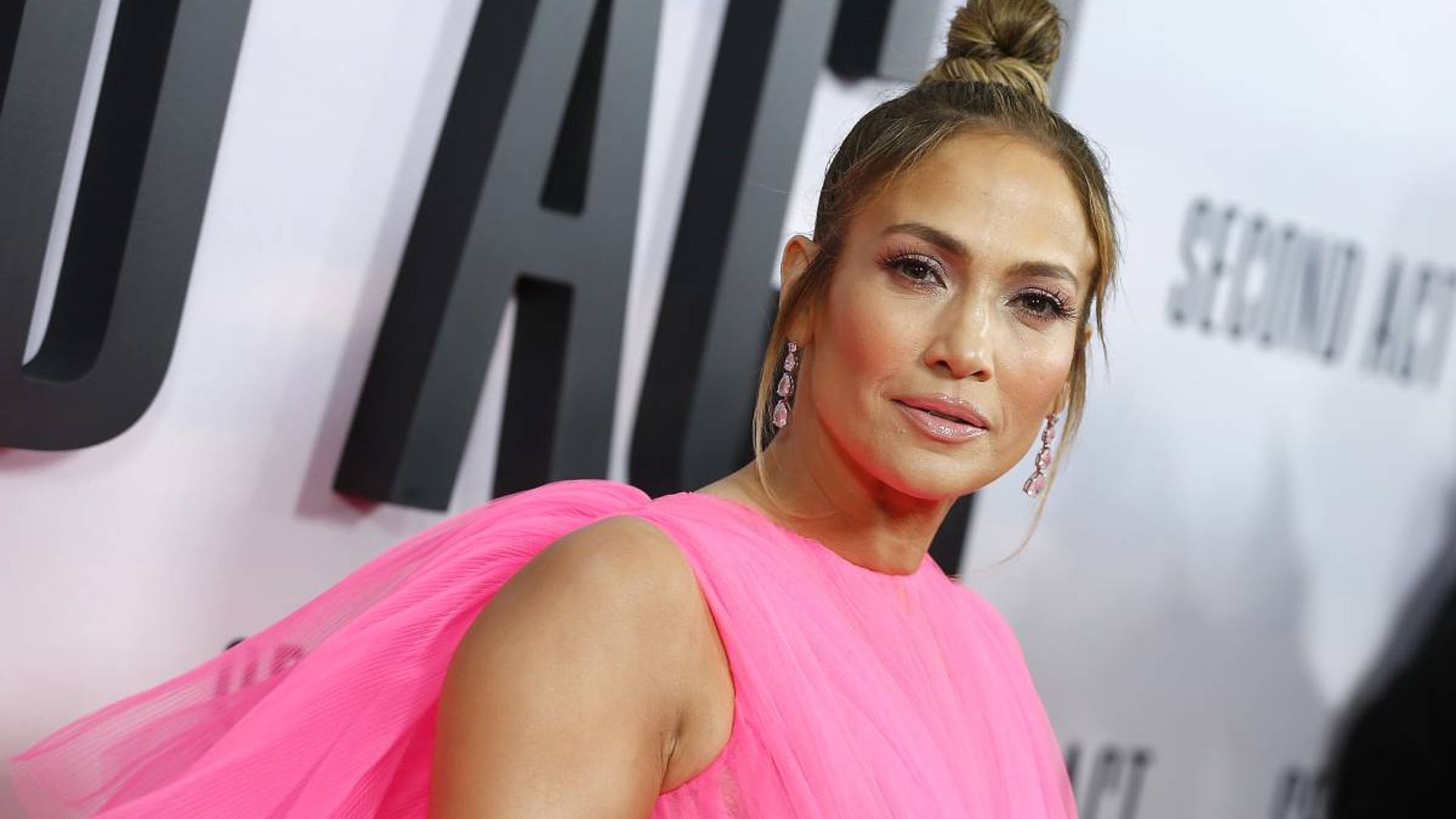 Jennifer Lopez’s dazzling mile-long cape needs to be seen to be believed