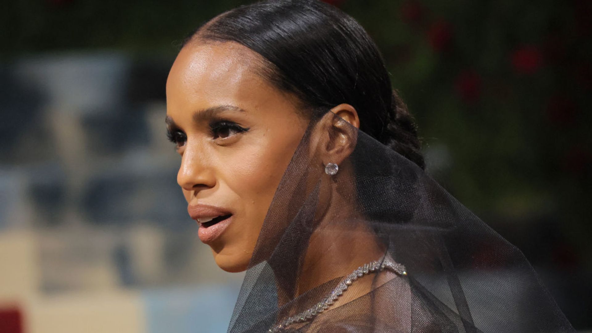 Kerry Washington's Met Gala clutch bag was FABULOUS - and it's just $80 |  HELLO!