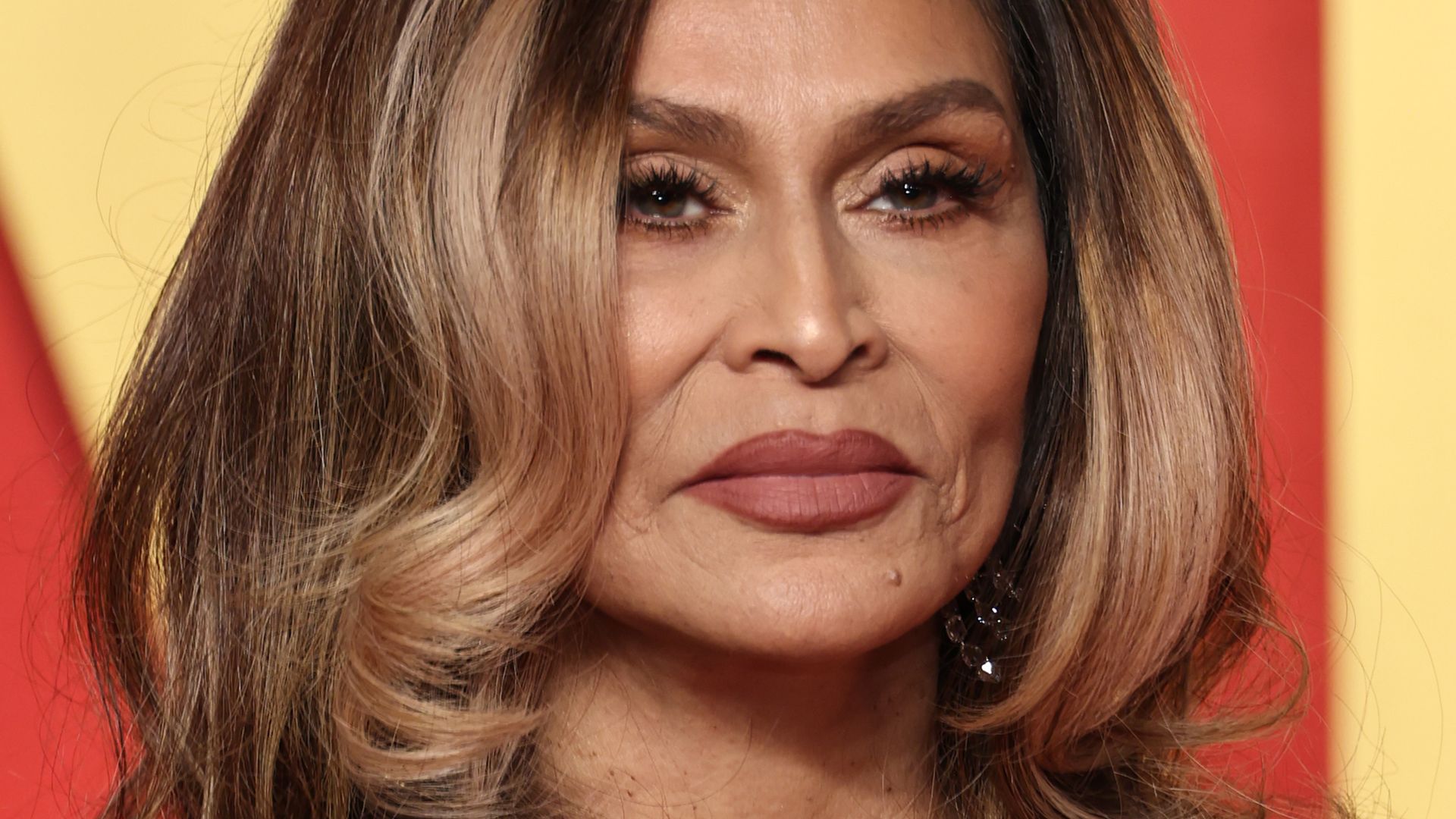 Tina Knowles, 70, could be Beyonce’s sister in ageless photo