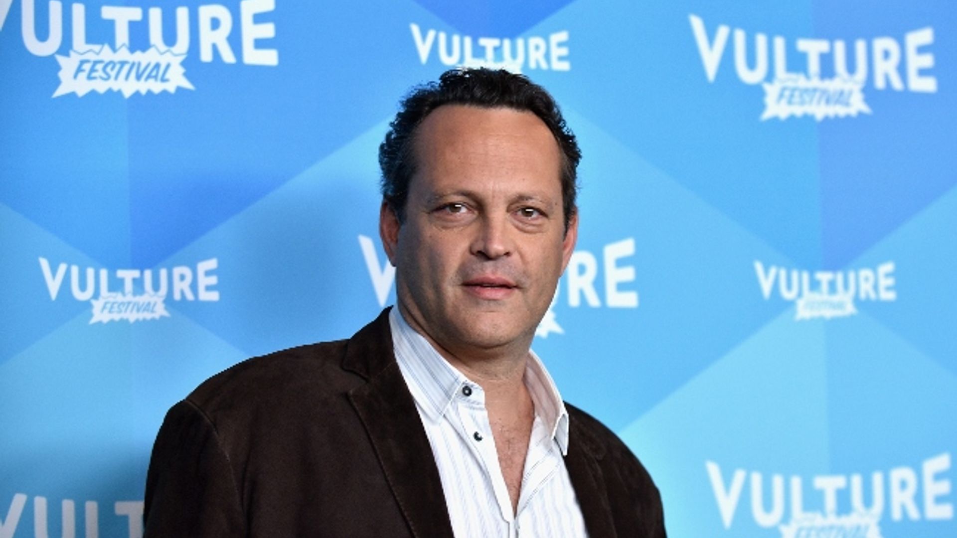 Vince Vaughn enjoys rare courtside outing with lookalike son at Clippers game
