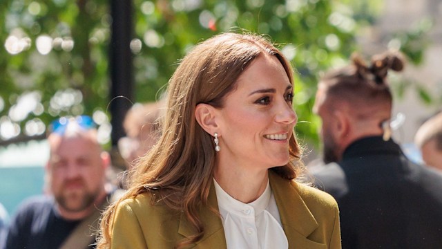 princess kate in green suit 