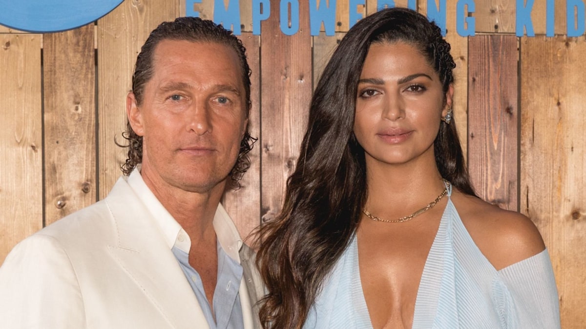 Matthew McConaughey's teen daughter is almost as tall as model mom in rare family photo
