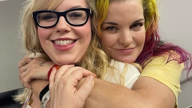 Kirsten Vangsness and Pauley Perrette hugging