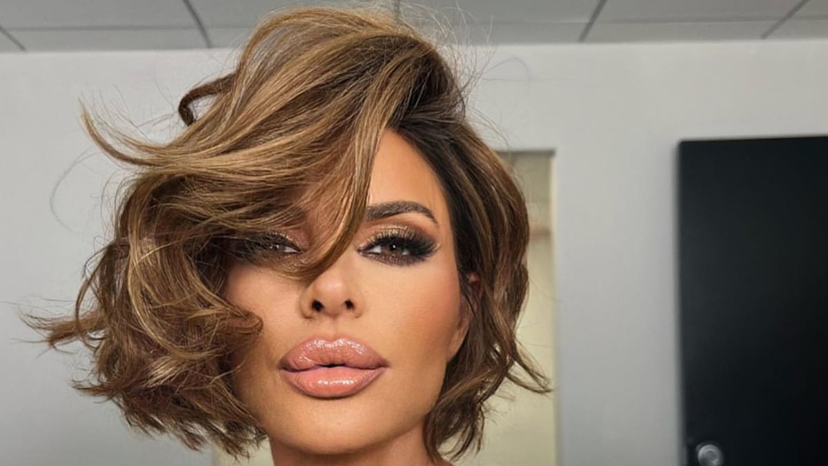 Former RHOBH Lisa Rinna, 60, wows fans with nude selfie Monika Kane