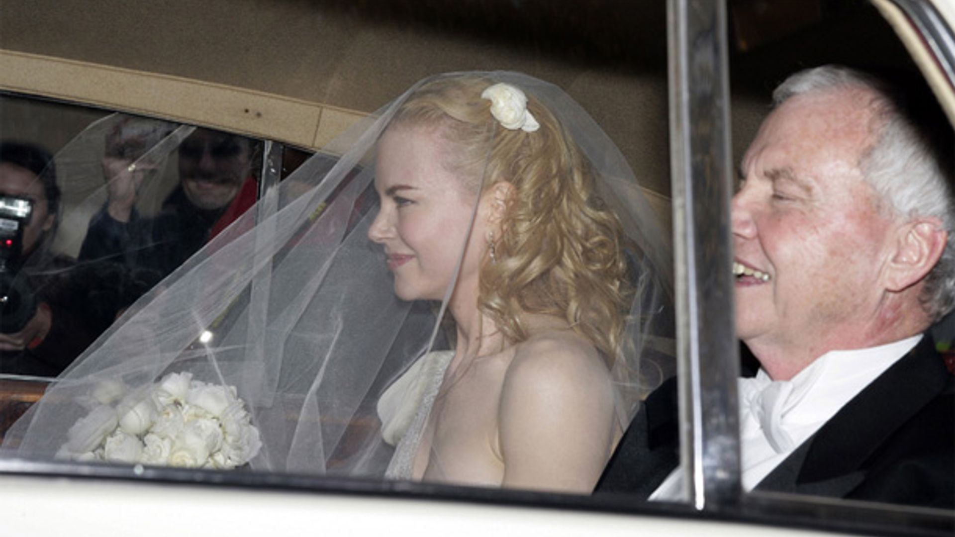 Nicole Kidman's eulogy: 'My father arrived on a plane hours after my divorce'