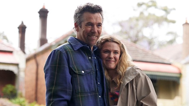 Colin From Accounts stars Harriet Dyer and Patrick Brammall 