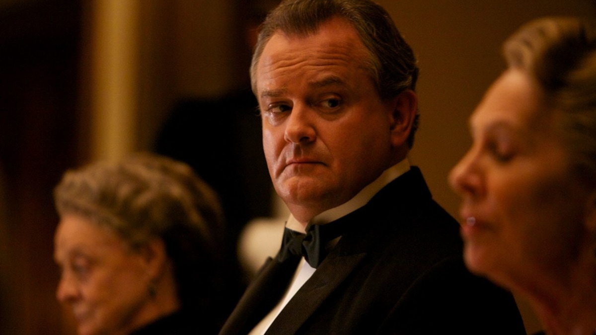 Downton Abbey star Hugh Bonneville looks unrecognisable following ...