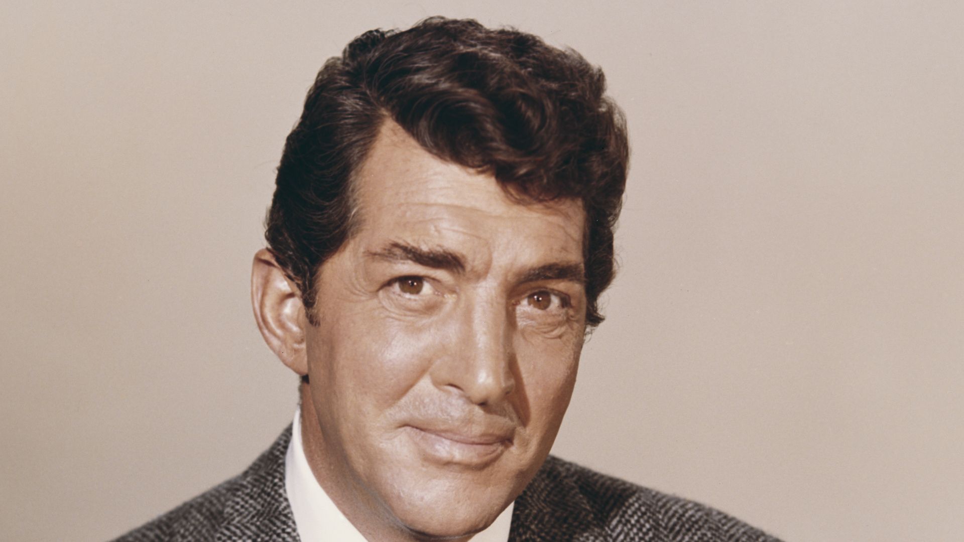 American singer, actor and comedian Dean Martin in 1960