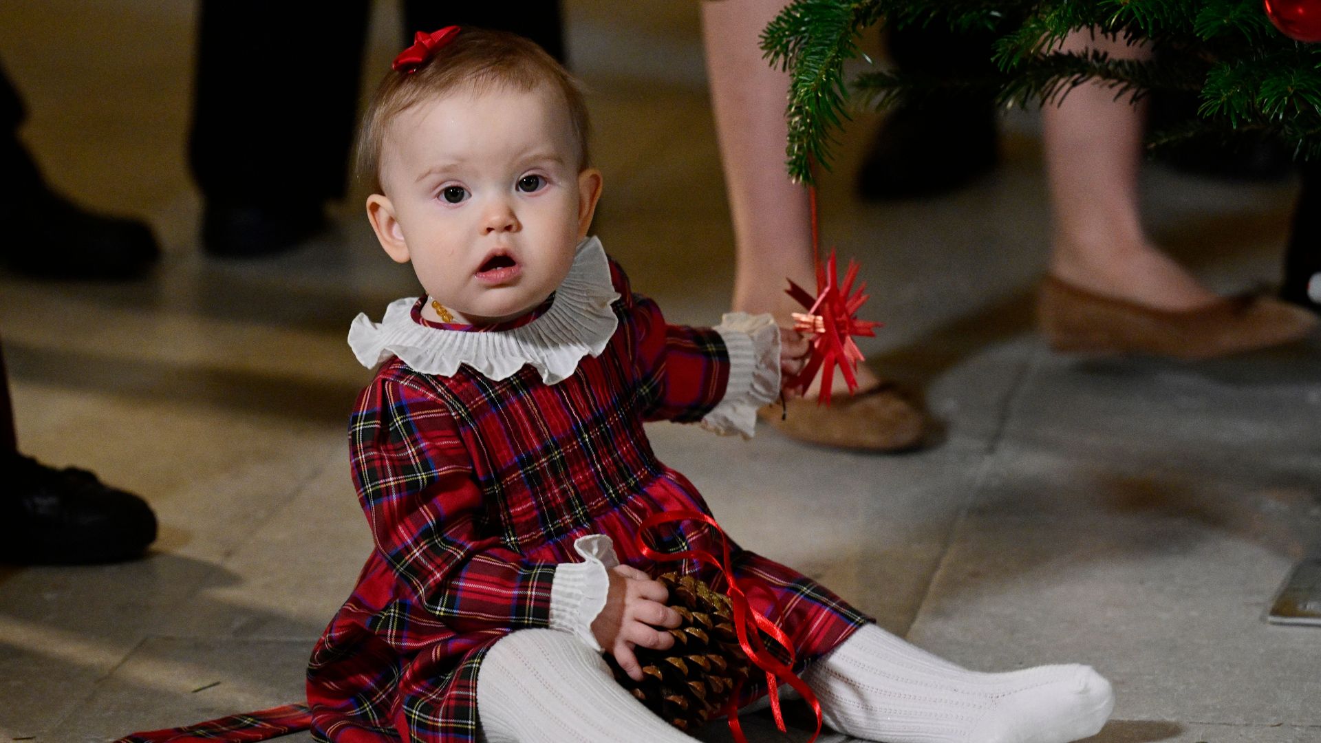 The biggest royal moments of the week: Christmas cards, a charity visit and more