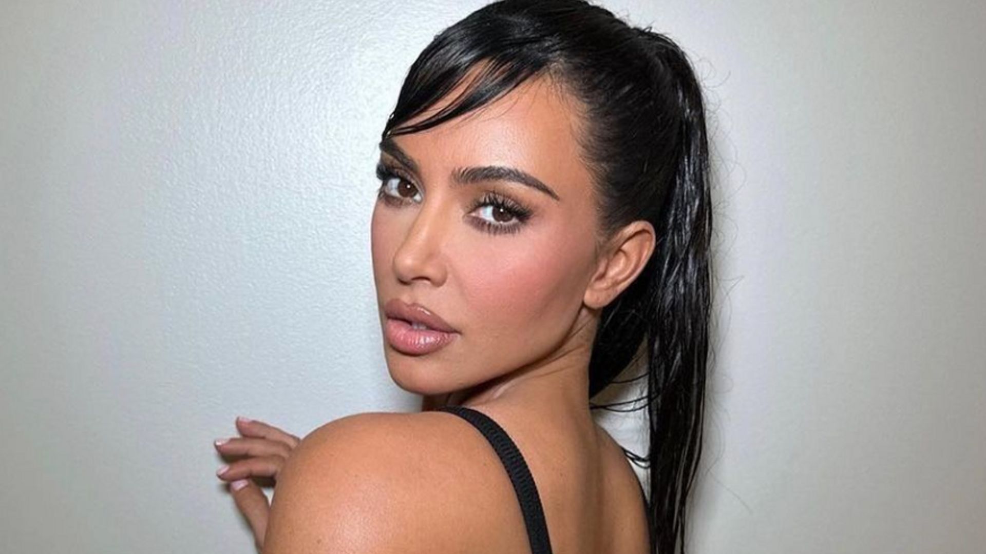 Kim Kardashian gives glimpse inside massive closet wearing