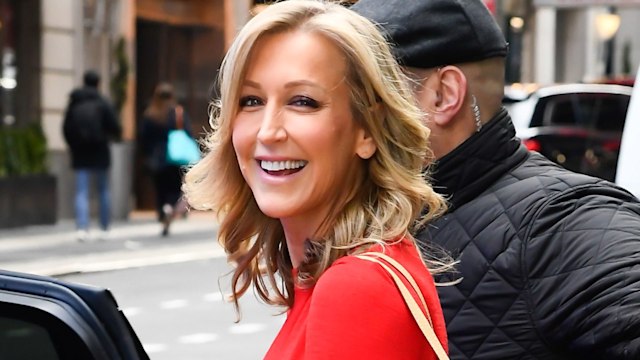 gma lara spencer supports co star challenging time
