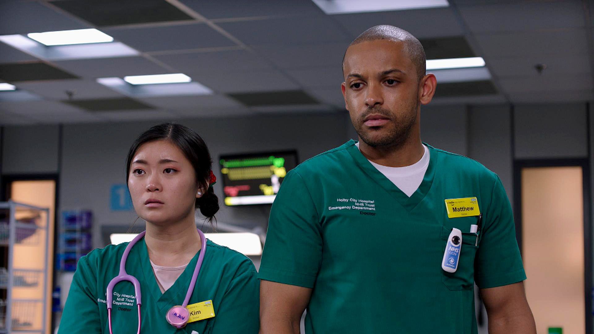 Image fixe de Jasmine Bayes et Aron Julius dans Casualty