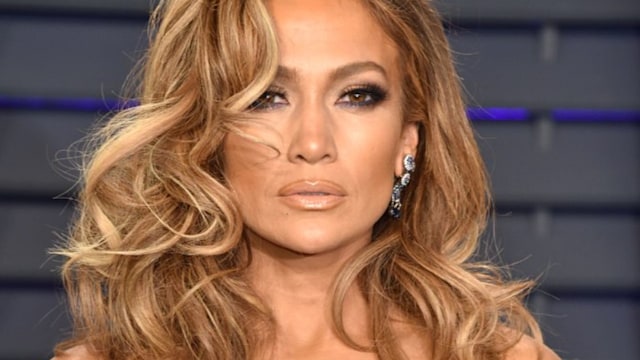 jennifer lopez wows jaw dropping swimsuit photo