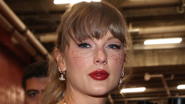 taylor swift glitter freckles at New Orleans Saints v Kansas City Chiefs game